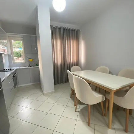 Daire Apartmentsmarino-2 *