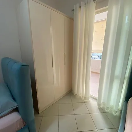 Daire Apartmentsmarino-2 *